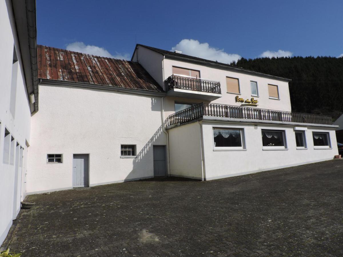Sabine'S Gaestehaus Übereisenbach Exterior foto