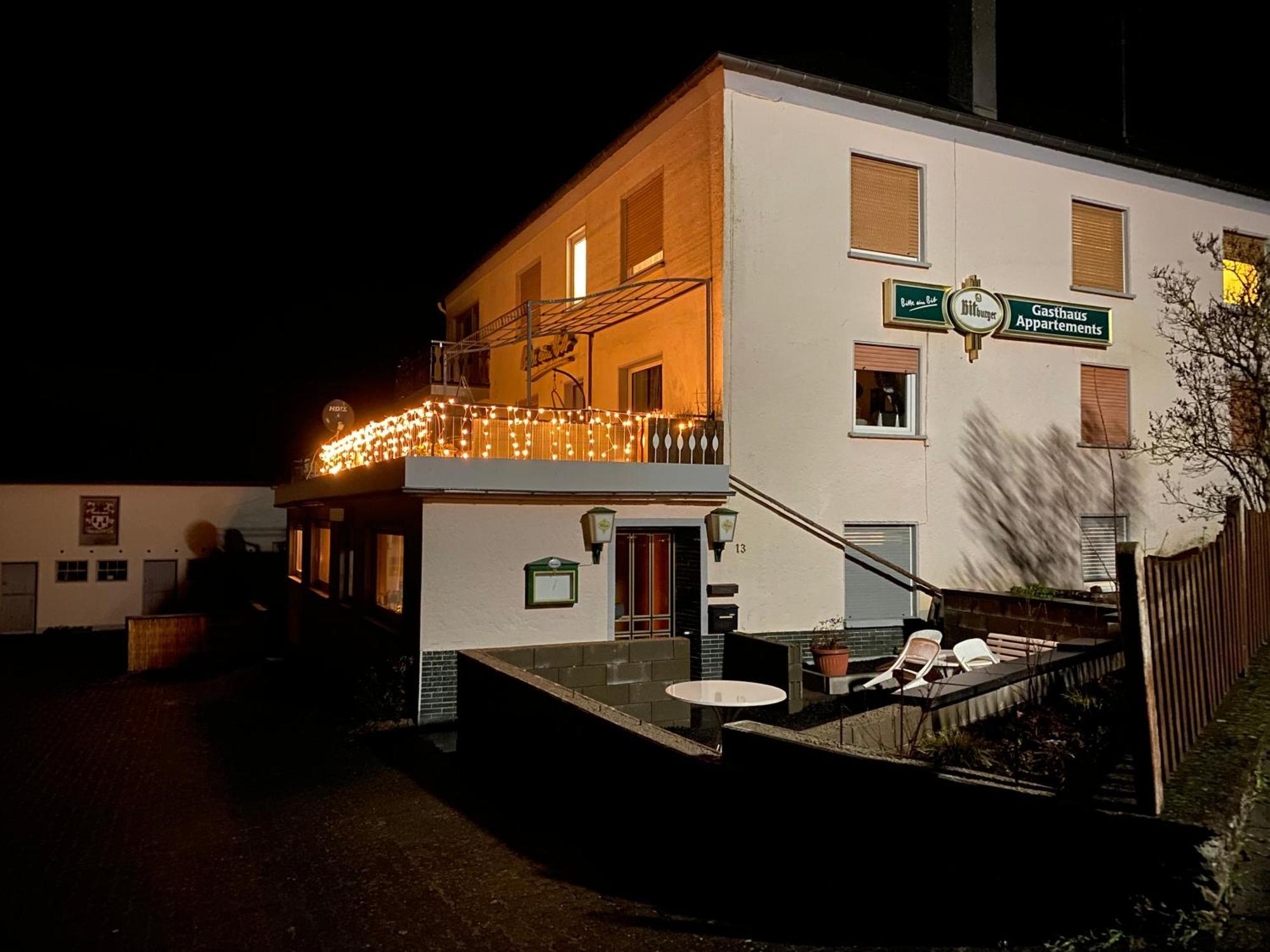 Sabine'S Gaestehaus Übereisenbach Exterior foto